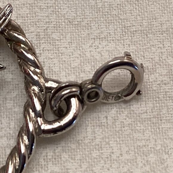 Silvertone Pendant Featuring Birds - Picture 8 of 8